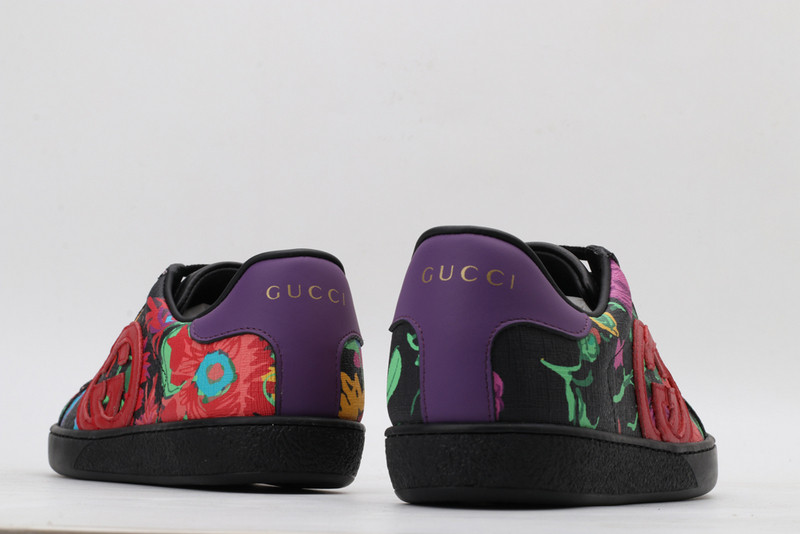 G*u*i sneaker