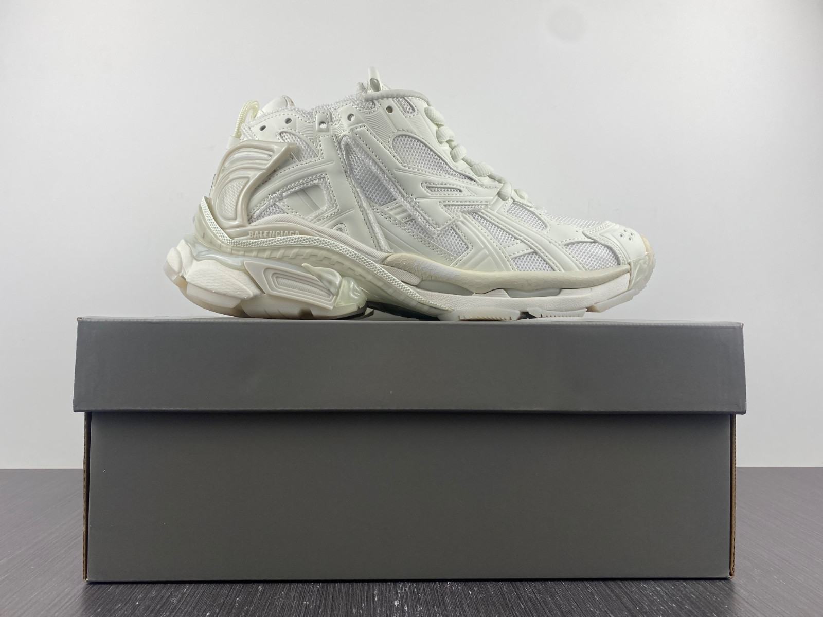 Ba*len*cia*ga runner sneaker
