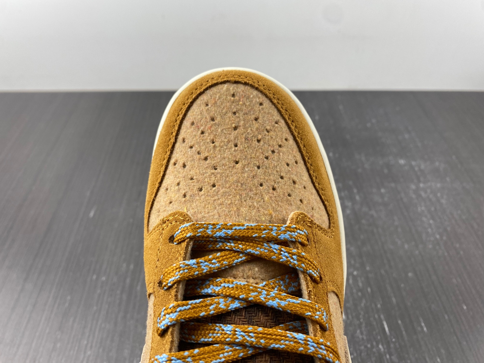 nike dunk low se teddy bear parline dz5350-288