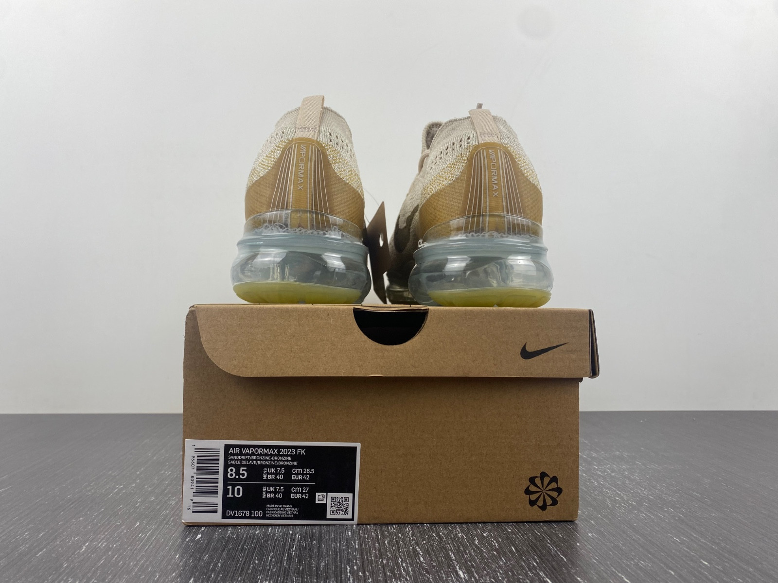 nike air vapormax 2023 flyknit tan dv1678-100