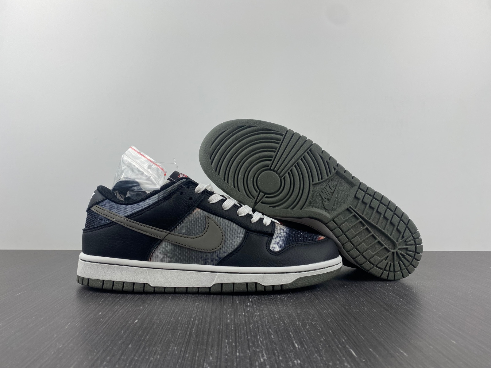 nike dunk low graffiti black red - dm0108-001