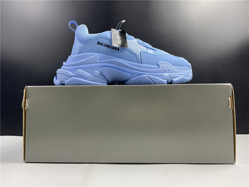 Ba*len*cia*ga triple s