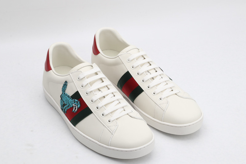 G*u*i sneaker