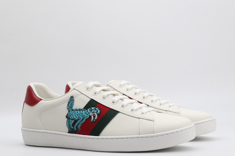G*u*i sneaker