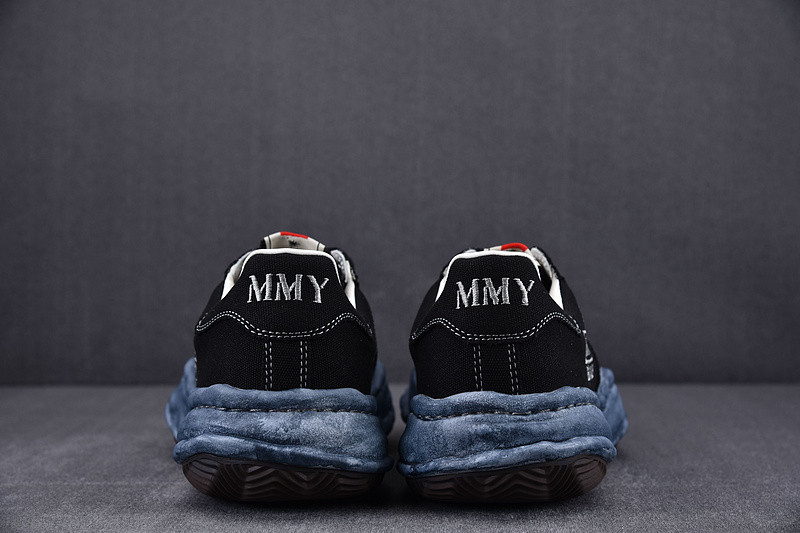 mmy sneaker 0011