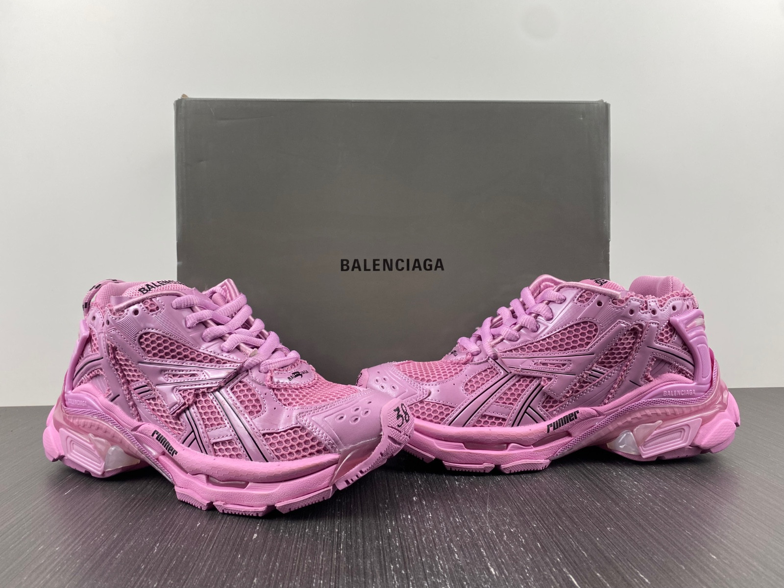 Ba*len*cia*ga runner sneaker