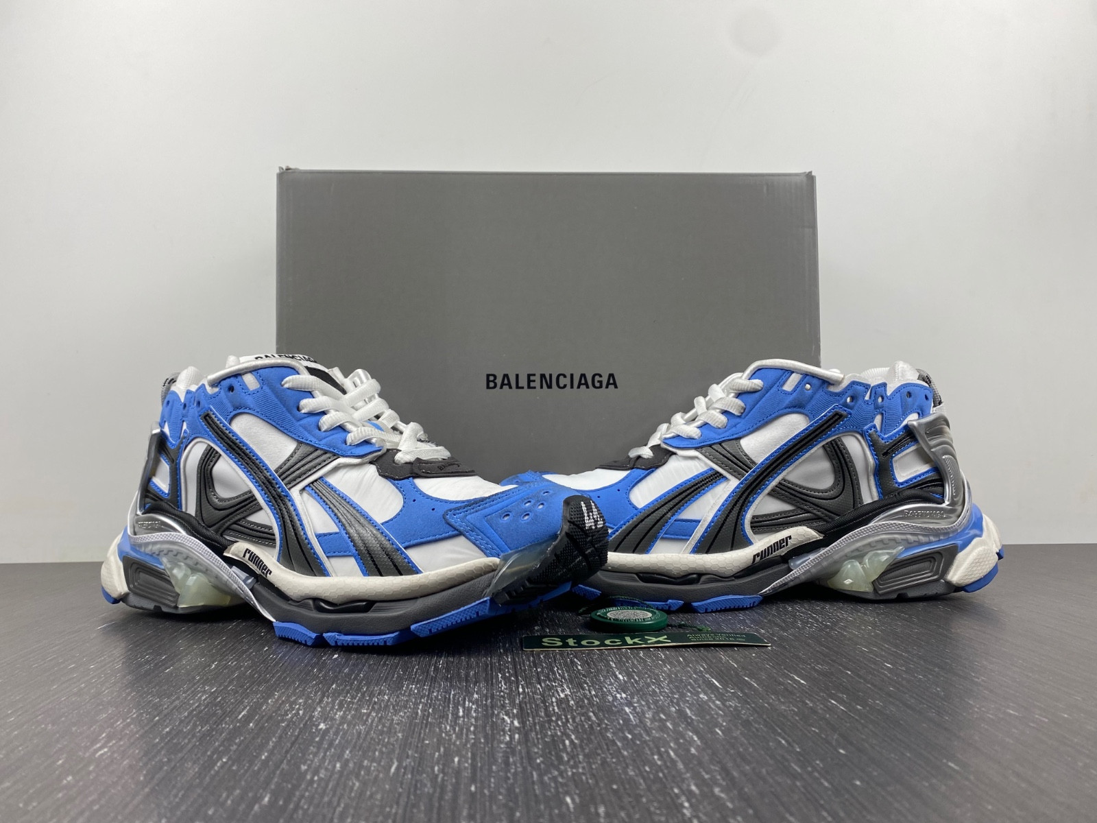 Ba*len*cia*ga runner sneaker