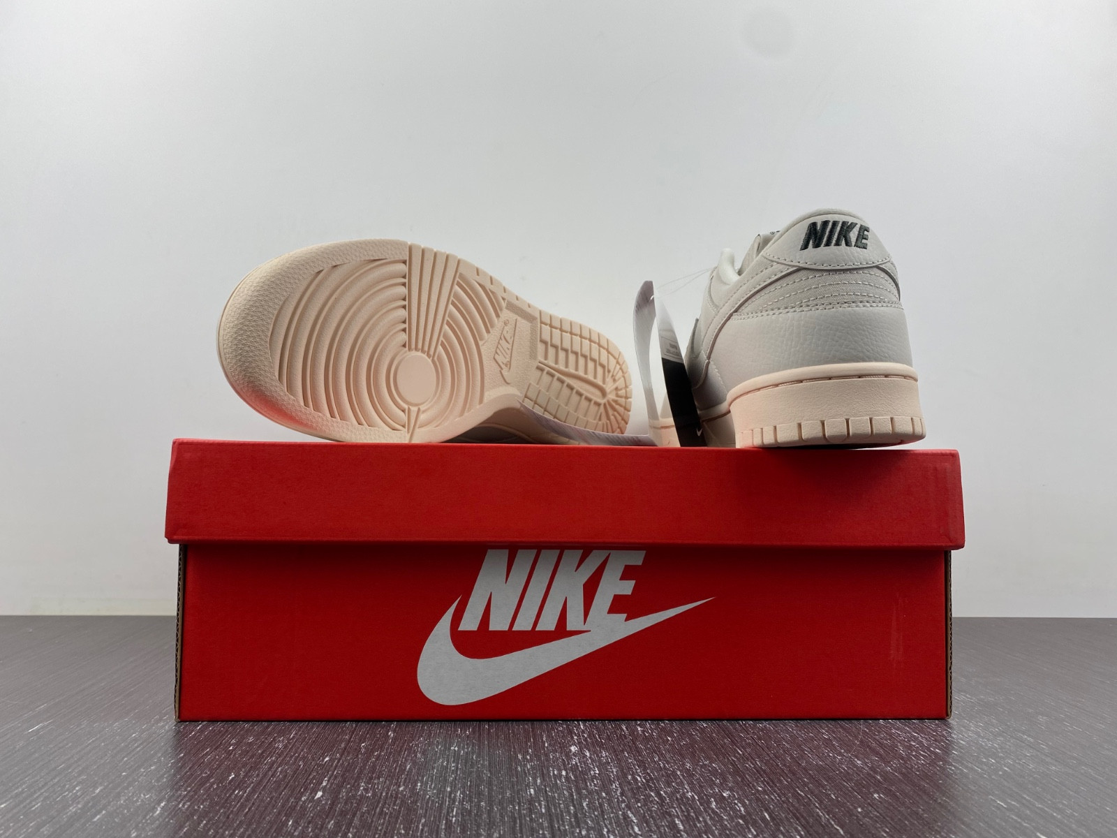 nike dunk low premium light orewood brown men