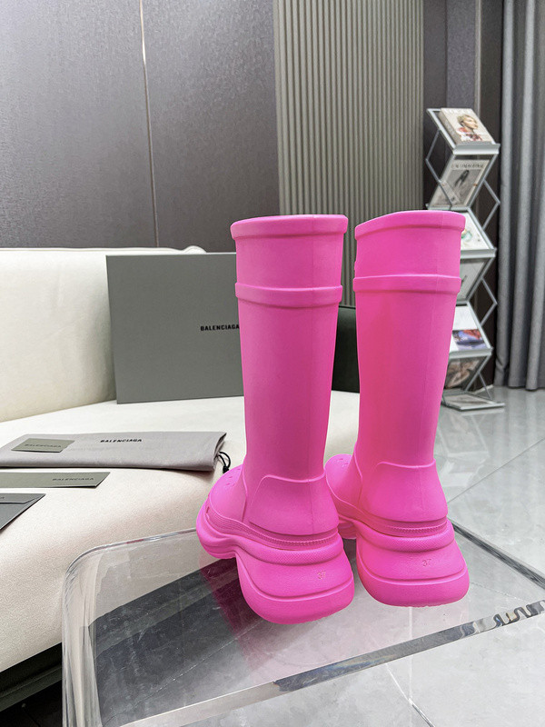 Ba*len*cia*ga croc rubber rain boots pink