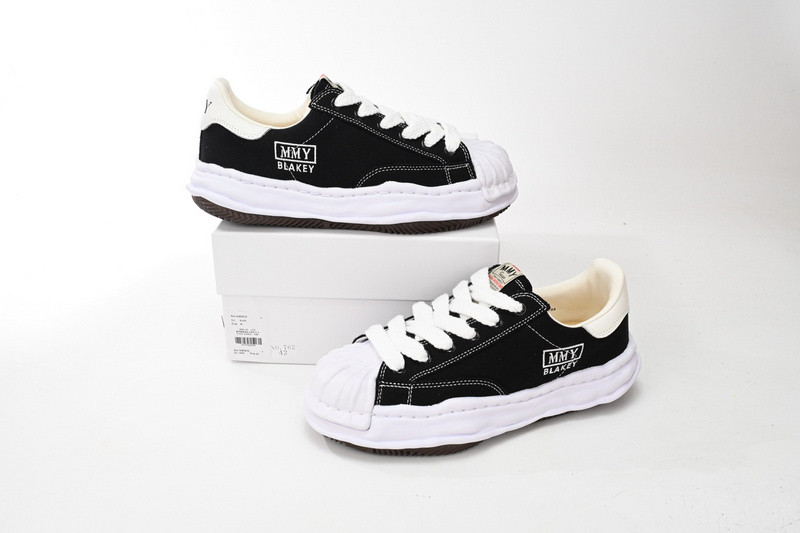 mmy sneaker 0044