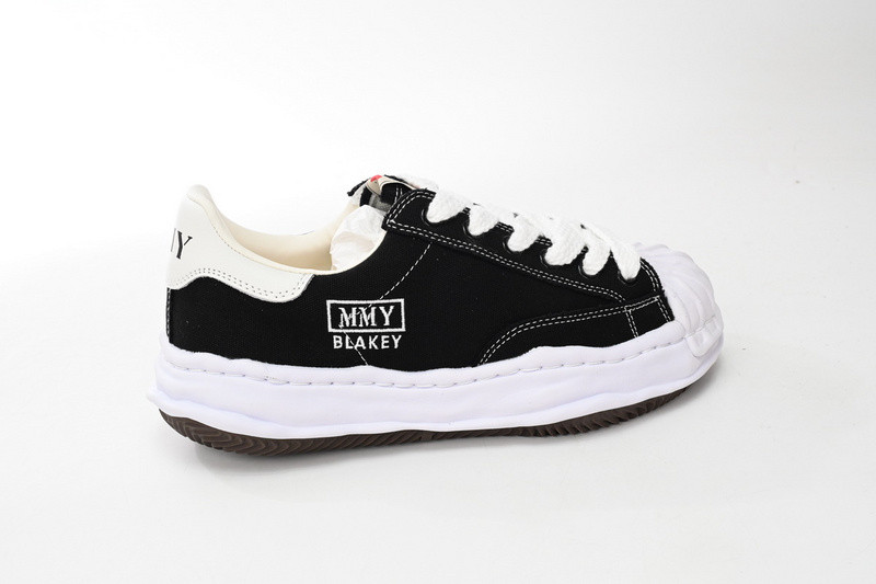 mmy sneaker 0044