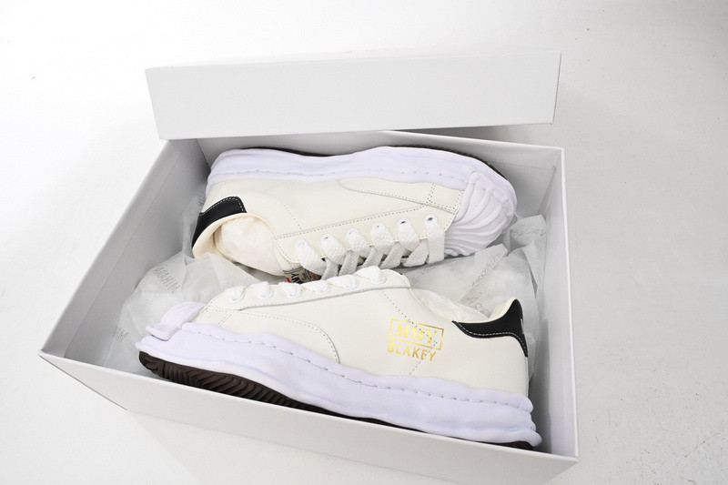 mmy sneaker 0047