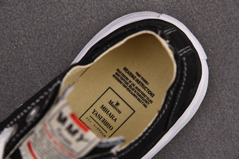 mmy sneaker 001