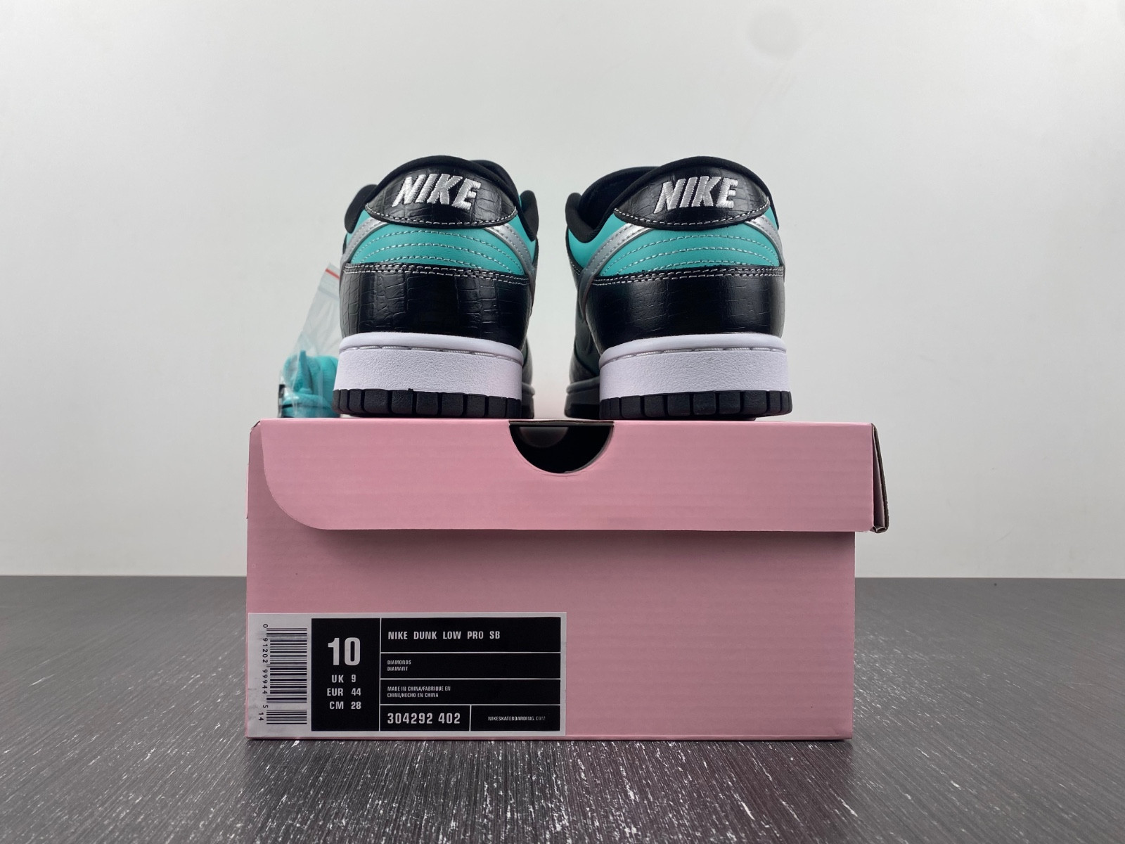 nike dunk sb low diamond supply co. "T*f*ny" 304292-402