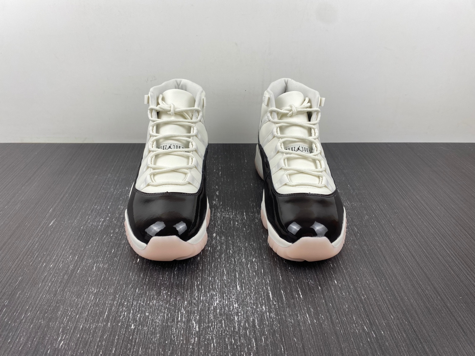 air jordan 11 wmns "neapolitan" ar0715-101