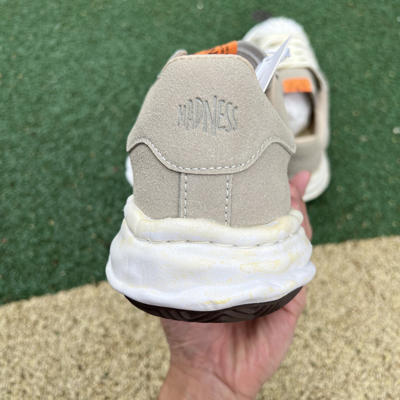 mmy sneaker 0068