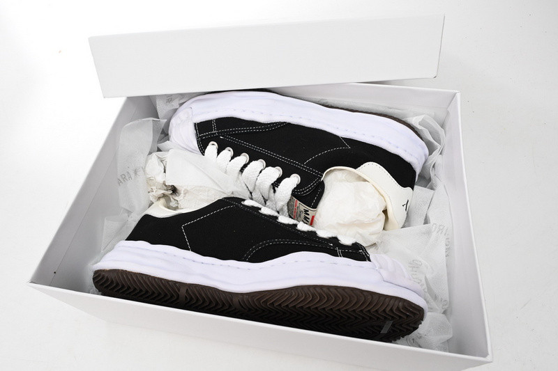 mmy sneaker 0048