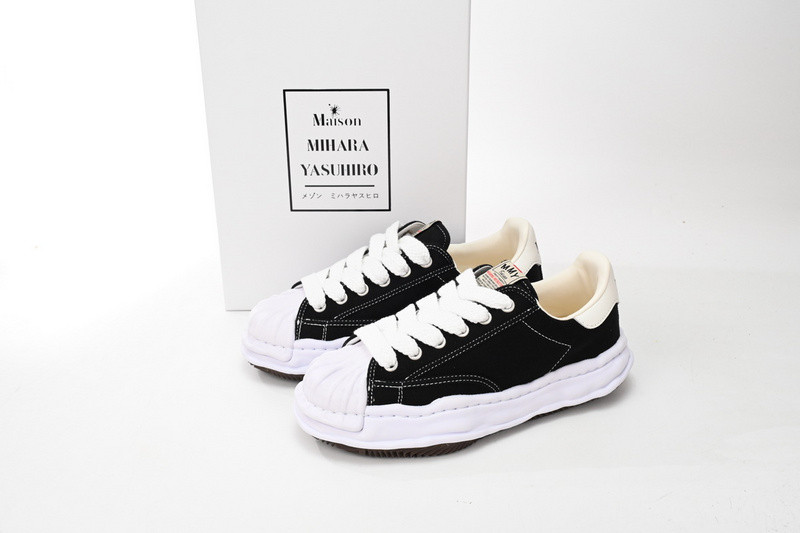 mmy sneaker 0048
