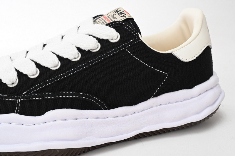 mmy sneaker 0048
