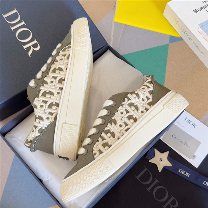 D*or b33 sneaker