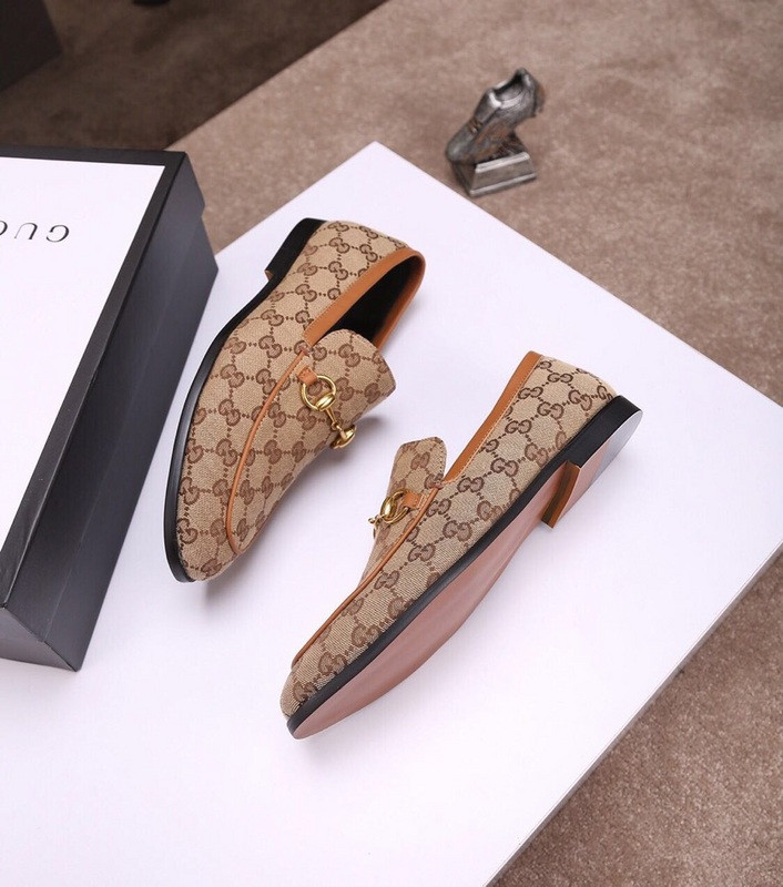 G*u*i leather shoes