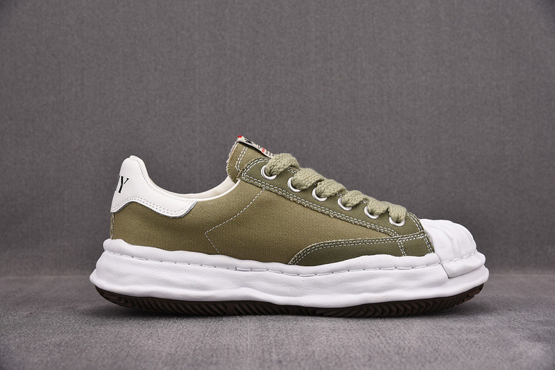 mmy sneaker 0010