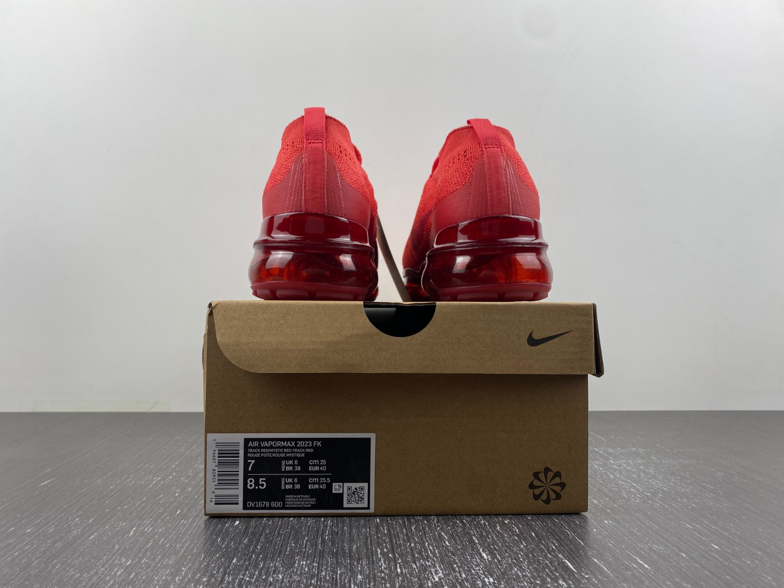 nike air vapormax 2023 flyknit triple red men