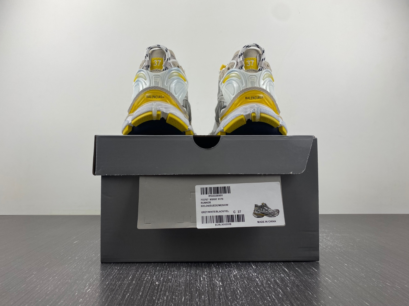 Ba*len*cia*ga runner sneaker