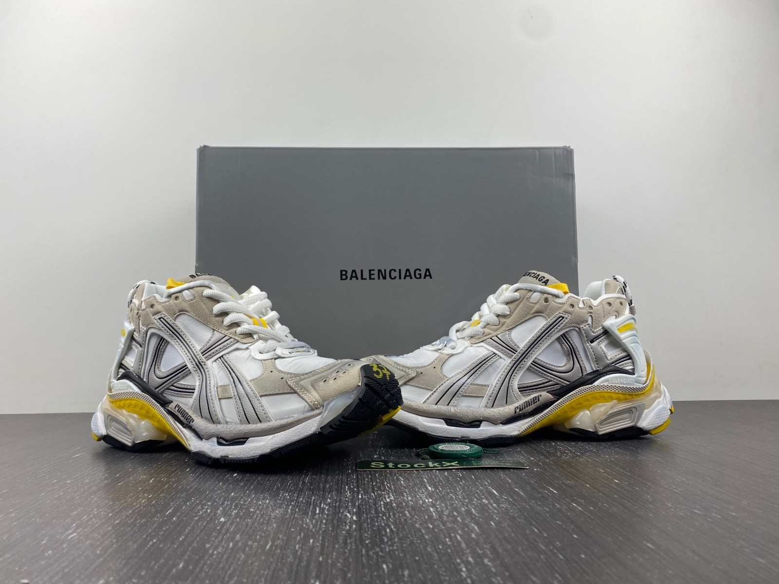 Ba*len*cia*ga runner sneaker