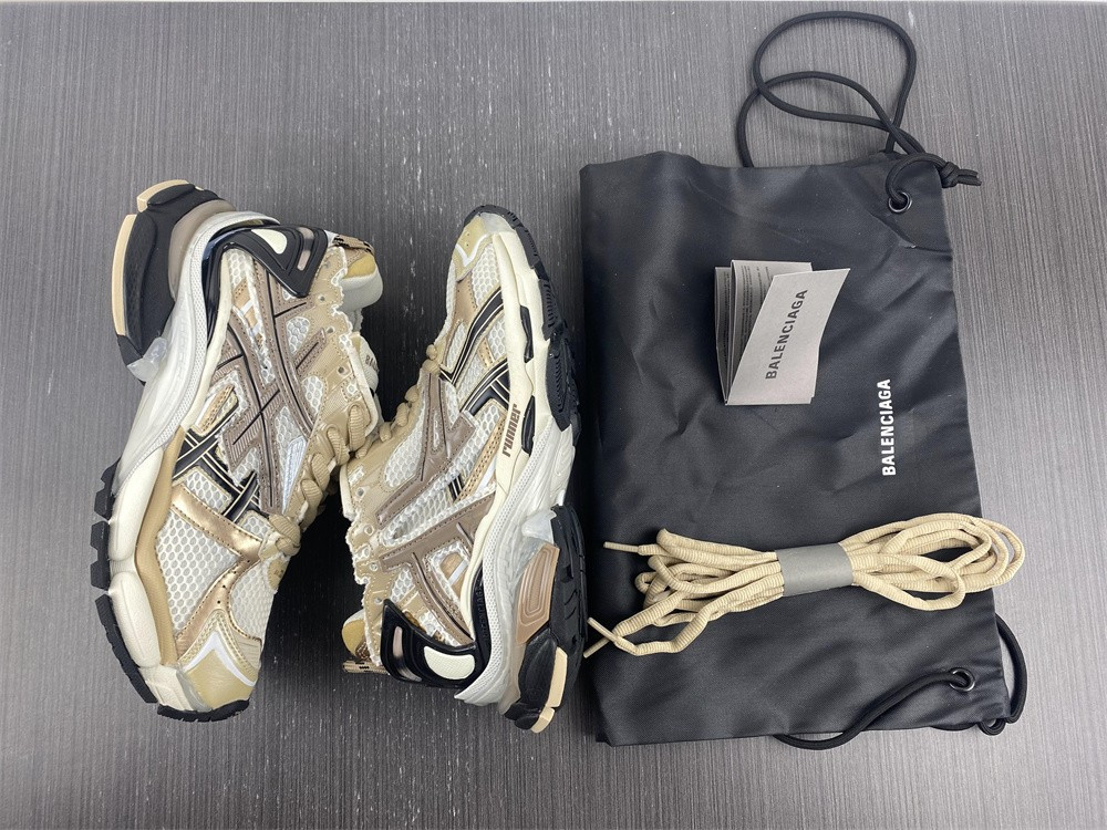 Ba*len*cia*ga runner sneaker