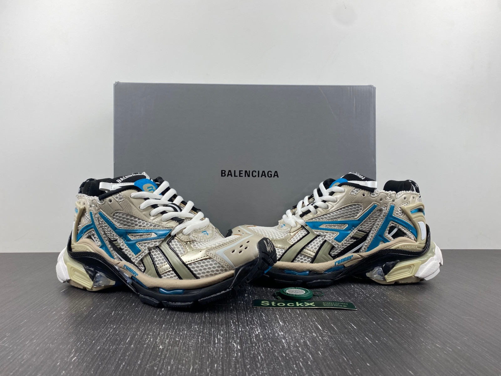 Ba*len*cia*ga runner sneaker