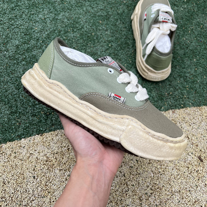 mmy sneaker 0056