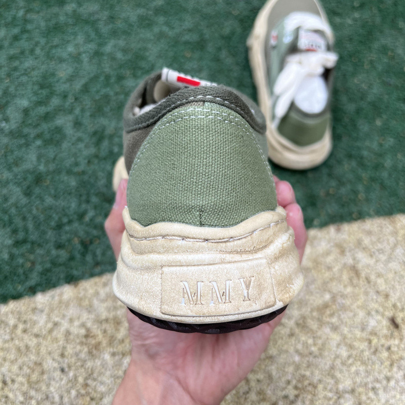 mmy sneaker 0056