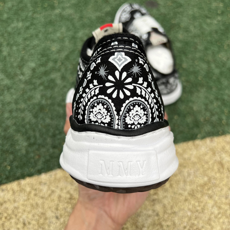 mmy sneaker 0059