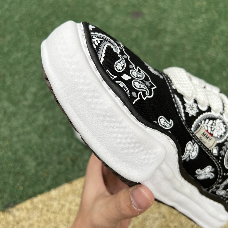 mmy sneaker 0059