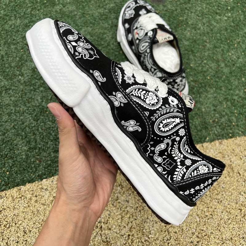 mmy sneaker 0059