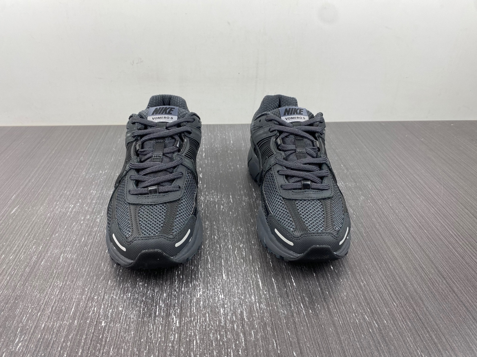 nike zoom vomero 5