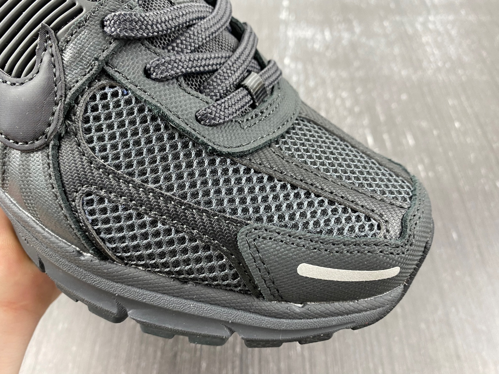 nike zoom vomero 5