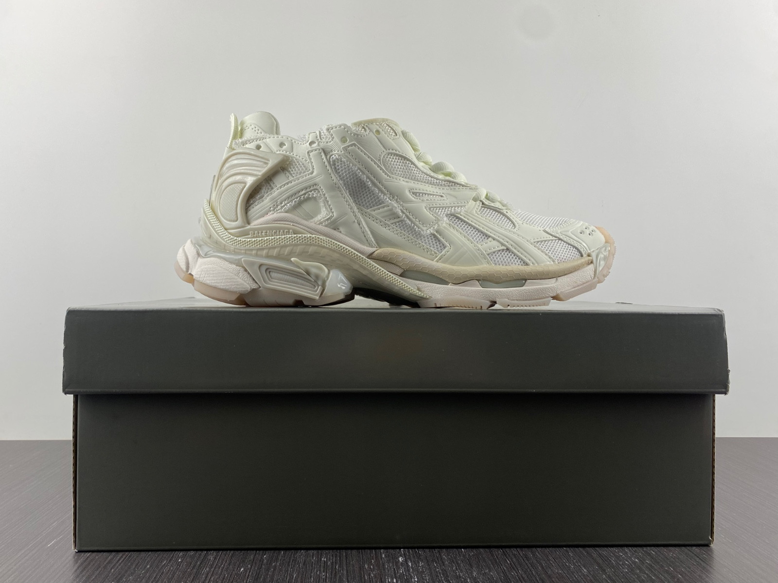 Ba*len*cia*ga runner sneaker