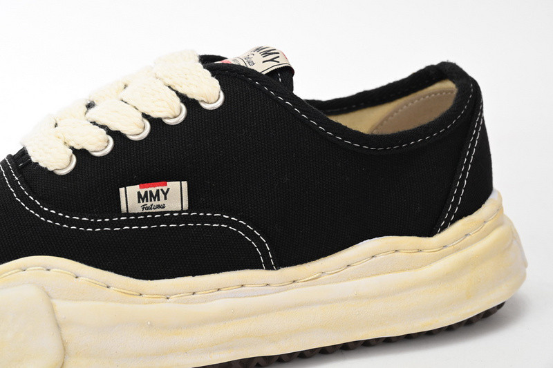 mmy sneaker 0046