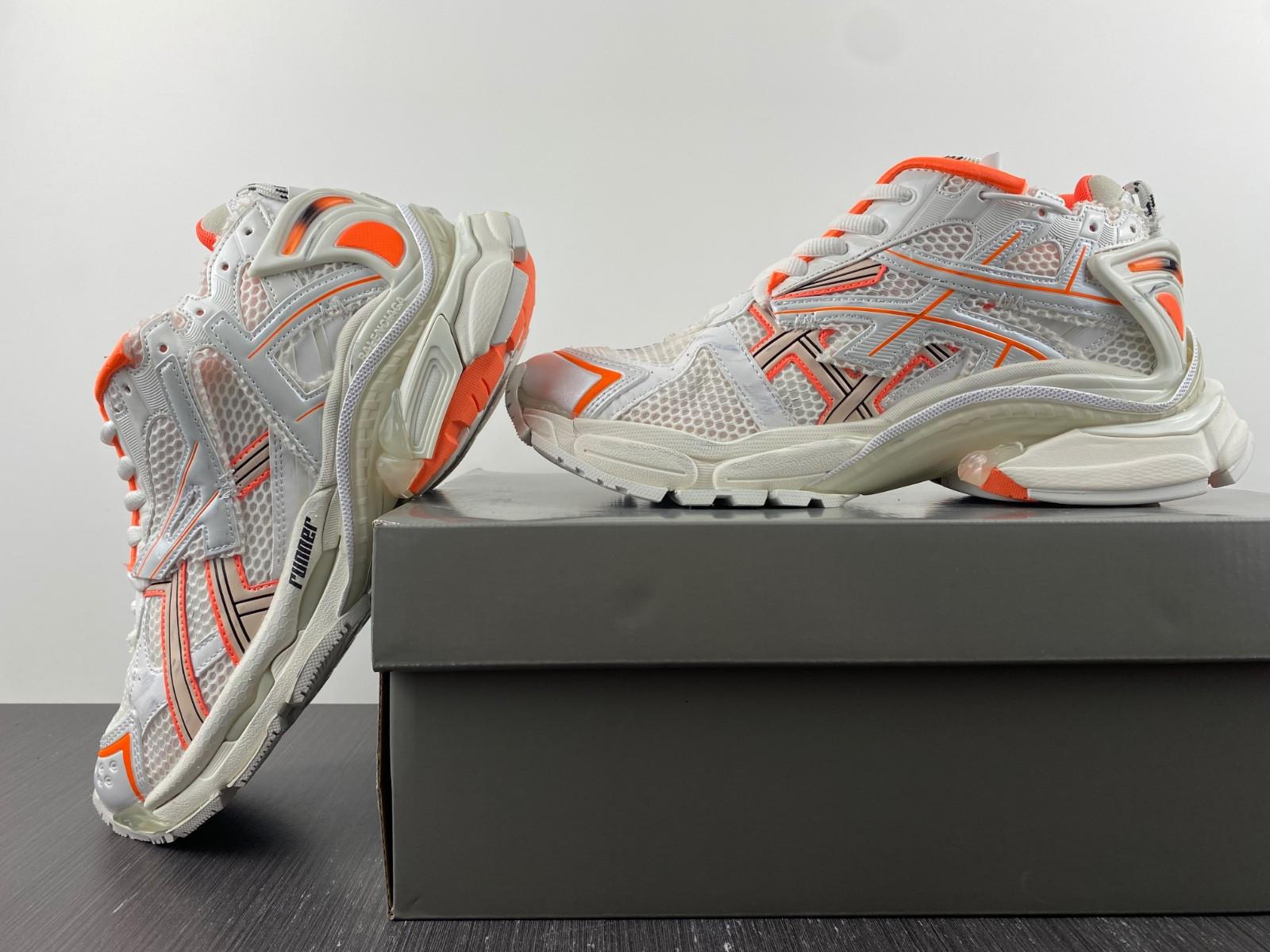 Ba*len*cia*ga runner sneaker 677403w3rbm9770
