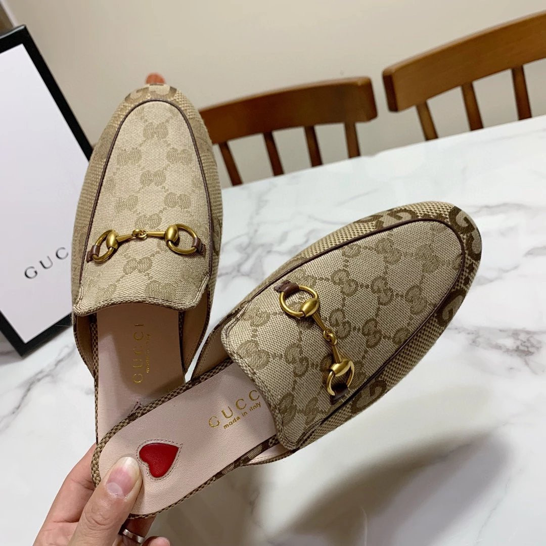 G*u*i mule slides