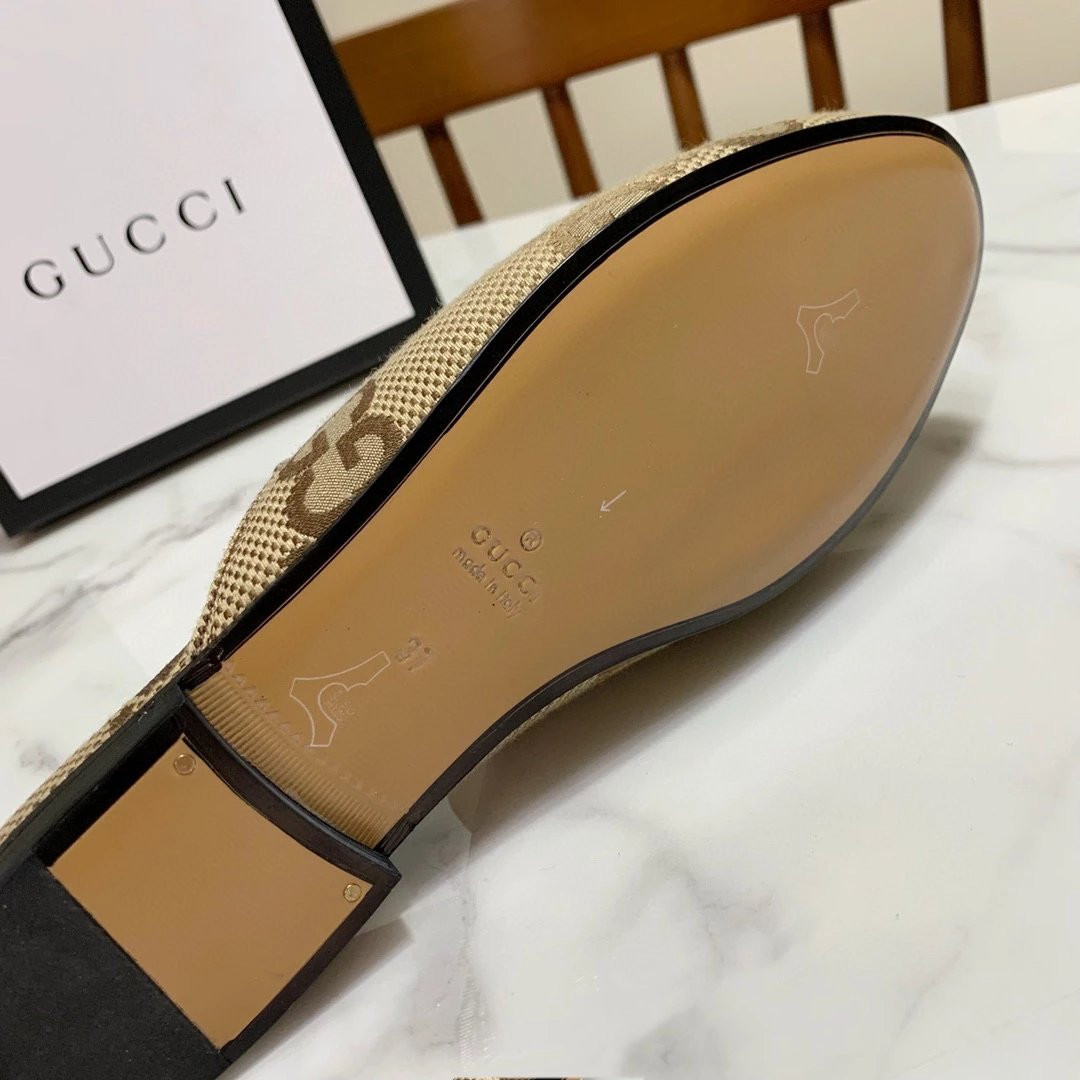 G*u*i mule slides