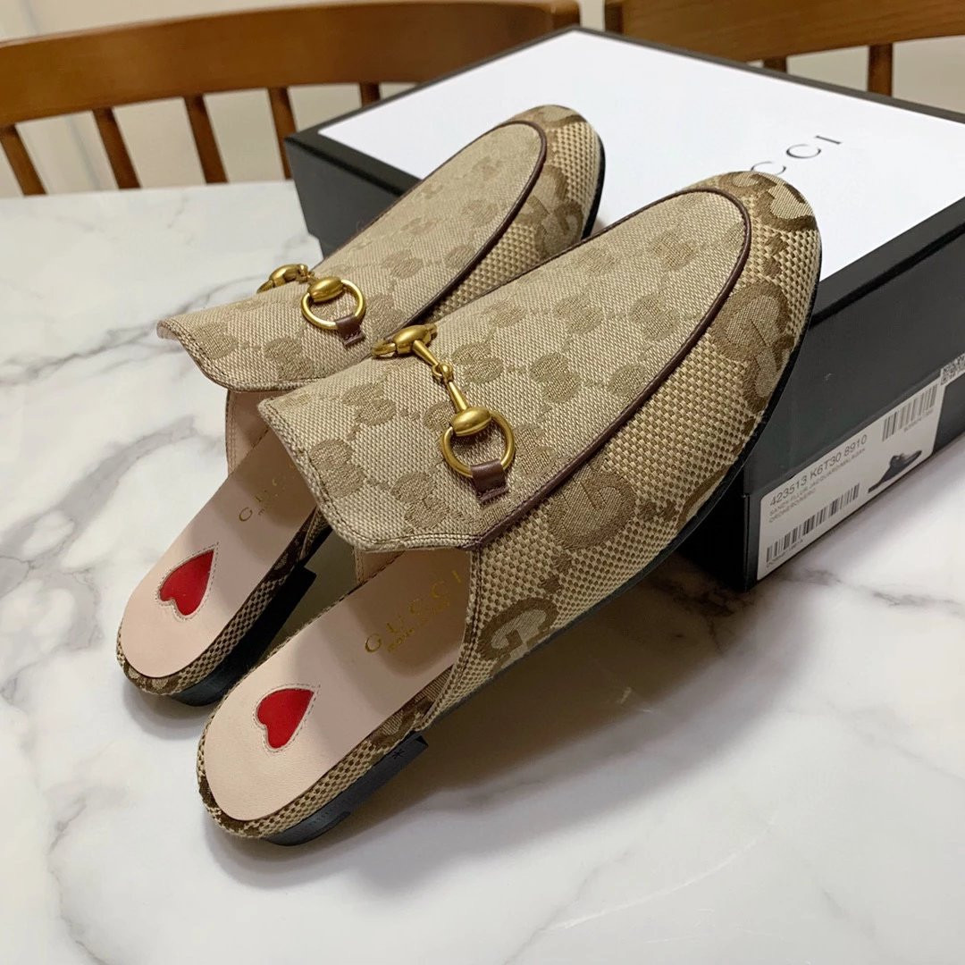 G*u*i mule slides