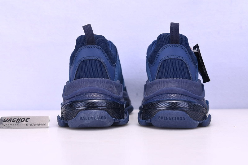 Ba*len*cia*ga triple s