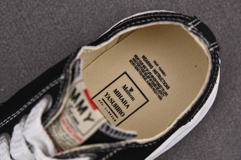 mmy sneaker 002