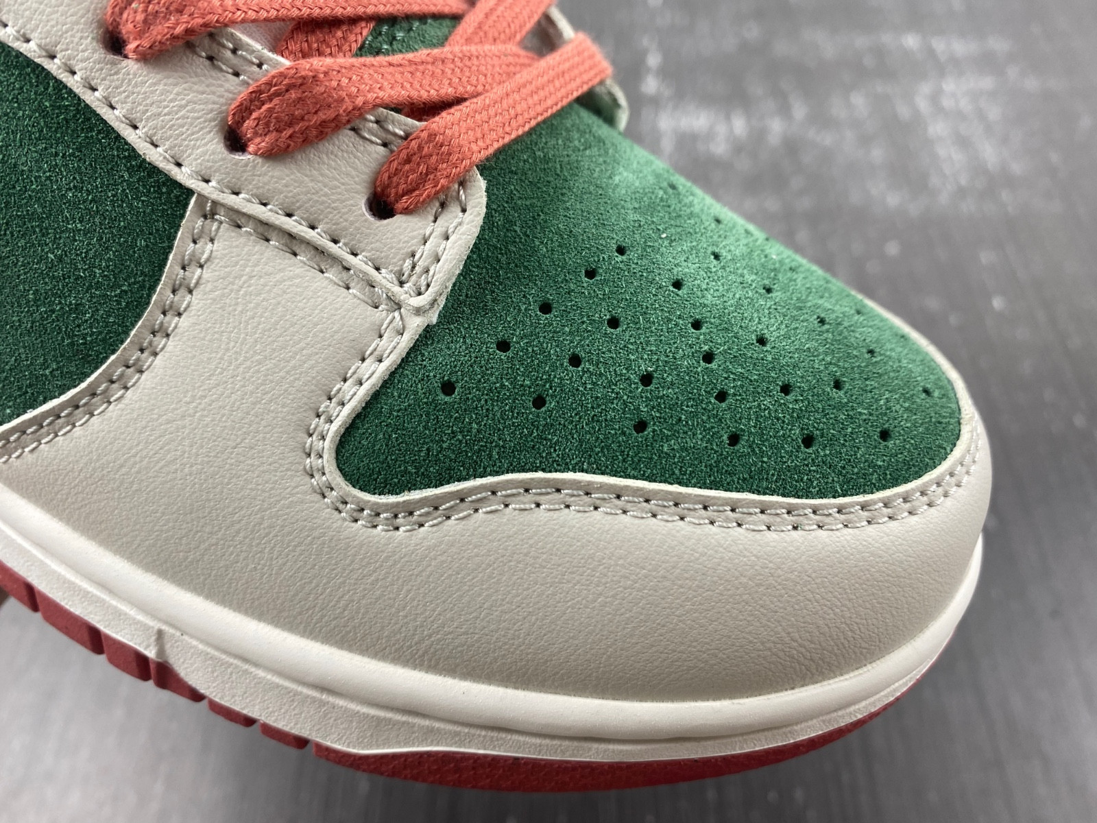 nike dunk low se all petals united fir green (women