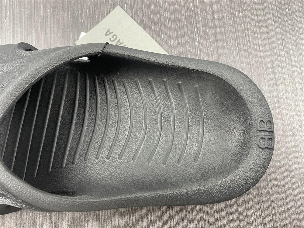 Ba*len*cia*ga mold slide sandal 653874w3ce21000