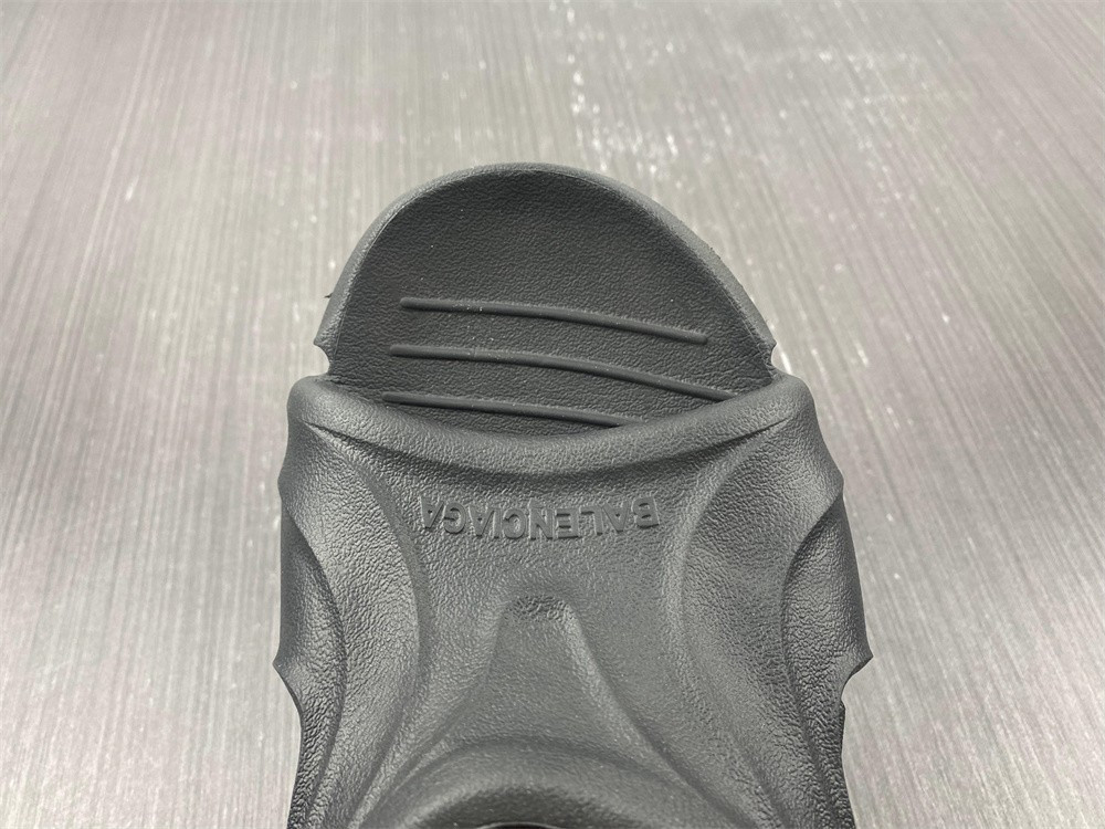 Ba*len*cia*ga mold slide sandal 653874w3ce21000