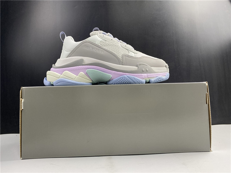 Ba*len*cia*ga triple s